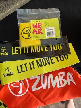 Zumba Fitness Yellow & Black Logo Wristband Pack